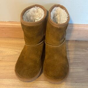 Brown toddler Ugg boots size 11
